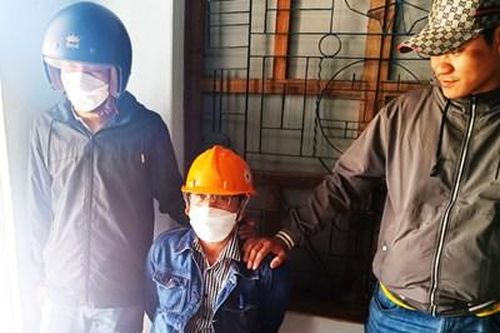 Tạm giữ 2 nghi can trong đường dây làm 'sổ đỏ' giả