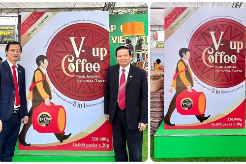 Trao Chứng nhận kỷ lục Hộp càphê hòa tan lớn nhất Việt Nam