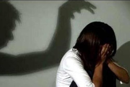 Hà Tĩnh: Khởi tố, bắt tạm giam 2 đối tượng vì hành vi hiếp dâm