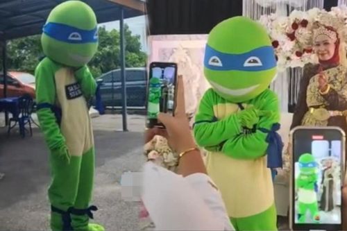 Cải trang thành Ninja Rùa đến dự đám cưới bạn gái cũ, chàng trai khiến tất cả xót lòng khi cởi lớp mặt nạ
