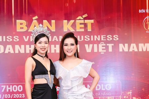 Hoa hậu Đỗ Thị Quỳnh diện sắc đen quyền lực trên hàng ghế giám khảo bán kết Hoa hậu Doanh nhân Việt Nam 2023