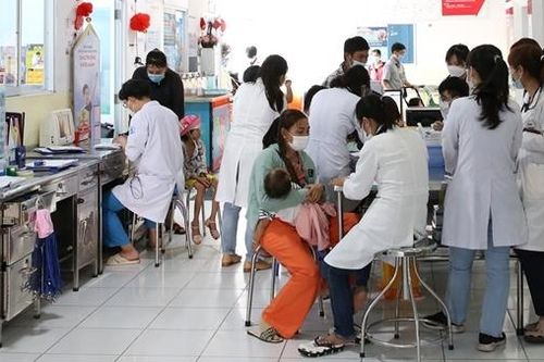 Giả mạo con dấu, giấy tờ bệnh viện để lừa đảo, chiếm đoạt tiền từ thiện