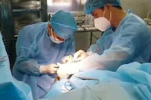 Bệnh xá đảo Trường Sa Đông phẫu thuật cấp cứu ngư dân viêm ruột thừa cấp