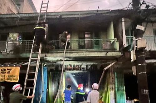 Cháy kho chứa đồ gần chợ Sa Đéc, nhiều người hốt hoảng