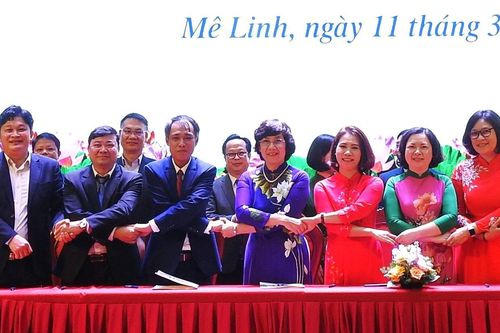 Hà Nội: Huyện Mê Linh và quận Long Biên ký hỗ trợ phát triển giáo dục đào tạo