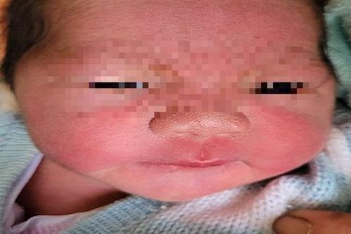 Thừa Thiên Huế: Người dân phát hiện bé trai nặng 3,5 kg bị bỏ rơi