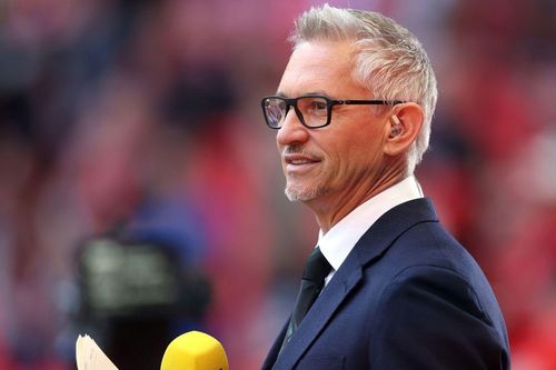 BBC rơi vào khủng hoảng vì sa thải MC bóng đá nổi tiếng nhất
