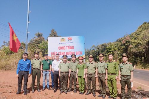 Tuổi trẻ công an Thành phố Hồ Chí Minh với hành trình 'Tháng 3 biên giới'