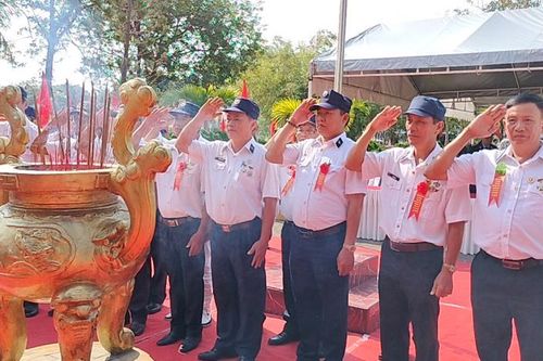Dâng hương, tưởng niệm 35 năm sự kiện Gạc Ma