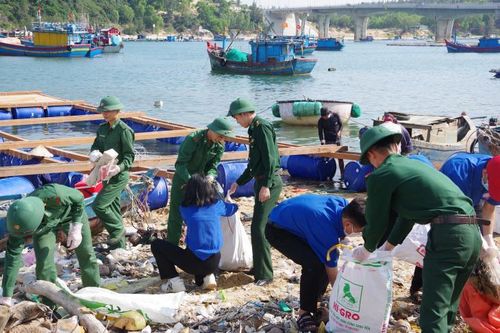 Bình Định: Phát động Tháng Thanh niên và chương trình 'Tháng Ba biên giới'