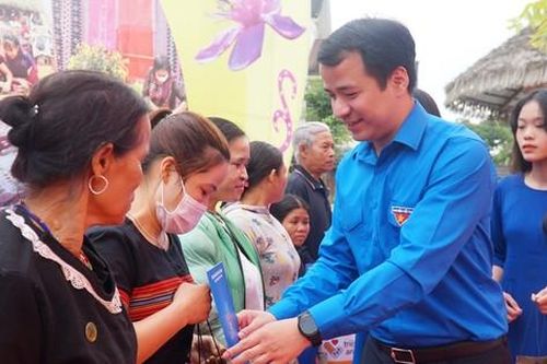 Ra quân cao điểm tình nguyện chung tay xây dựng nông thôn mới tại miền núi A Lưới