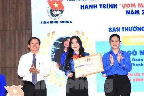 Hành trình 'Ươm mầm hạt giống đỏ' tại Bình Dương