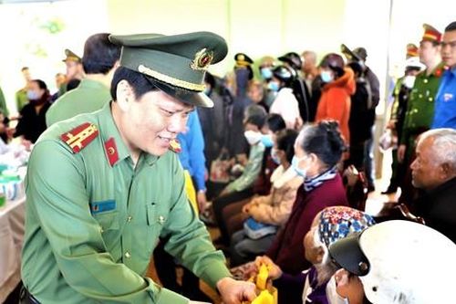 Gần một tỷ đồng hỗ trợ người dân biên giới Đắk Nông