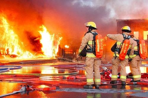 Đằng sau vụ cháy tổng kho xăng dầu tại Indonesia