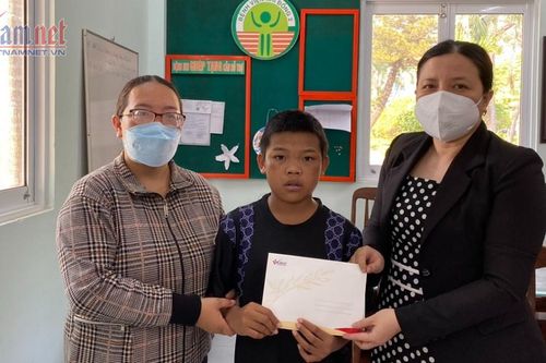'Nghe số tiền mình được giúp đỡ, tôi đã khóc vì bất ngờ và xúc động'