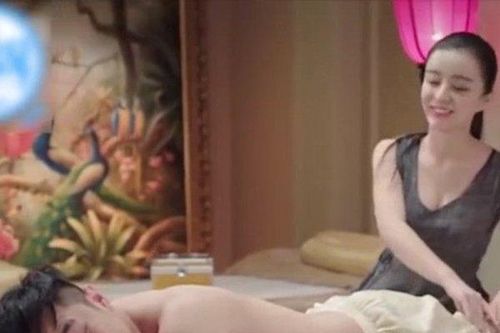 Người đàn ông trốn vợ đi 'mát xa' và cái kết khó đỡ