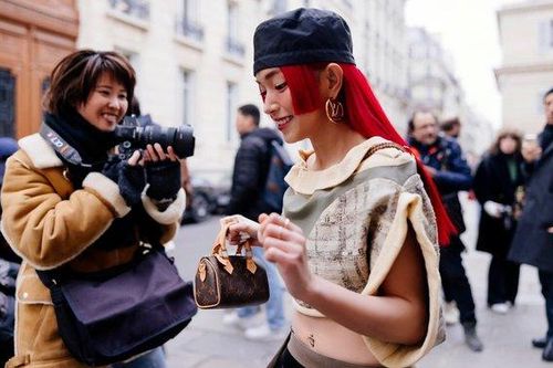 Trở về sau Paris Fashion Week, Châu Bùi thử sức với tư cách mới