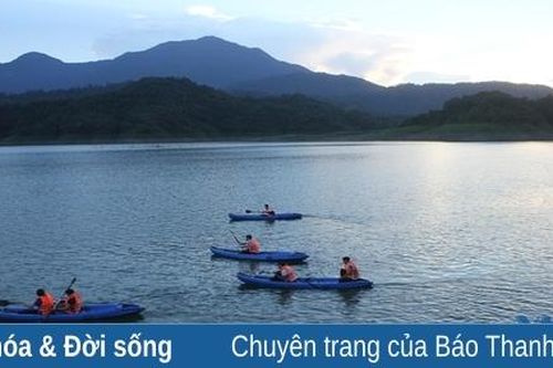 Du lịch lòng hồ