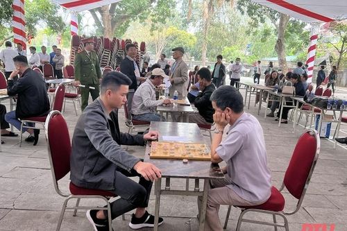 Sôi nổi giải đấu cờ tướng tại Lễ hội đền Bà Triệu