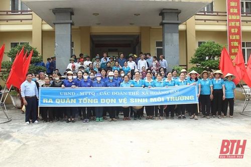 Xã Hoằng Đại ra quân tổng dọn vệ sinh môi trường