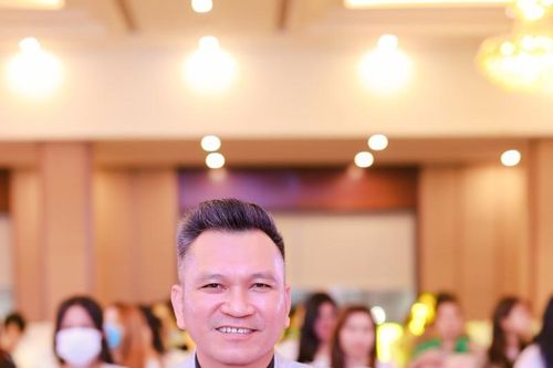 Ông Trương Tuấn – Trưởng BTC công bố dàn thí sinh bước vào đêm chung kết Hoa hậu Doanh nhân Việt Nam 2023