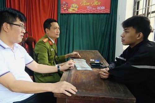 Bắt đối tượng chiếm đoạt tài khoản Facebook để lừa đảo 'mượn tiền'