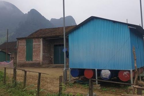 Dân vùng 'rốn lũ' mong khơi thông hang thoát nước để lũ không dâng lên tận nóc nhà
