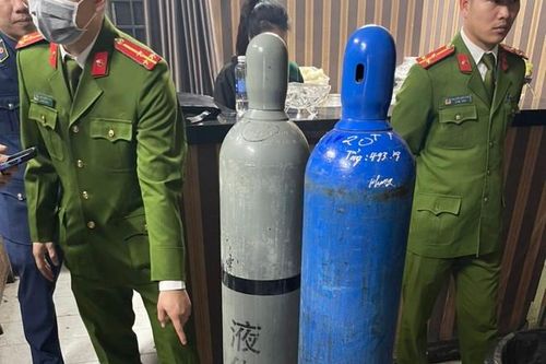 Nhân viên quán bar Heyo Club 'làm trò' để phi tang 'bóng cười'