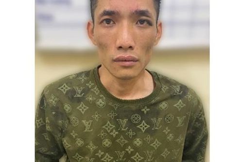Bắt giữ nam thanh niên khi đang giao ma túy 'đá' cho khách