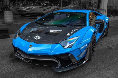 Lamborghini Aventador được trang bị gói độ hơn 3 tỷ đồng tại TP.HCM