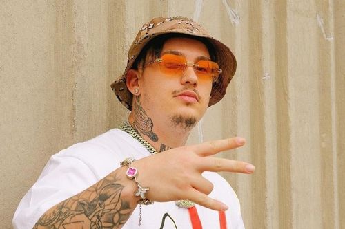 Nam rapper 28 tuổi qua đời khi đang biểu diễn