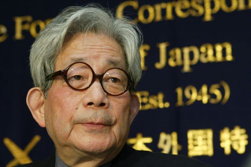 Nhà văn đoạt giải Nobel Kenzaburo Oe qua đời