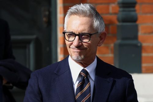 Huyền thoại Lineker trở lại sau khi bị BBC đình chỉ lên sóng