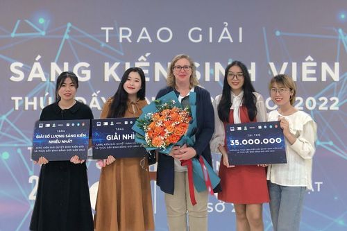 Vượt định kiến, thỏa đam mê