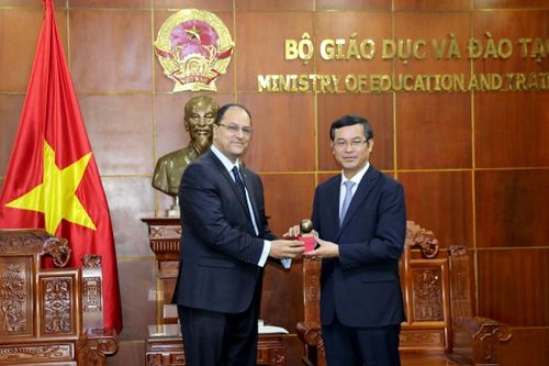 Bộ GD&ĐT đẩy mạnh hợp tác với Tổ chức Đại học Pháp ngữ