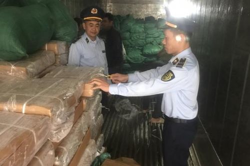 Lạng Sơn: Thu giữ 10 tấn thịt trâu không rõ nguồn gốc xuất xứ đang trên đường tiêu thụ