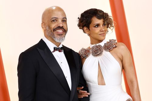 Sắc trắng 'lên ngôi' tại thảm đỏ Oscar
