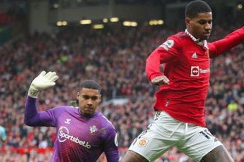 Rashford xứng đáng nhận giải 'pha ăn vạ của năm'