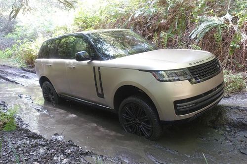 Top 10 xe SUV hạng sang lý tưởng nhất để đi off-road