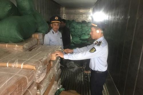 Phát hiện xe tải vận chuyển gần 10 tấn thịt trâu không rõ nguồn gốc