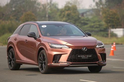 Lexus RX 500h F Sport Performance giá gần 5 tỷ có gì đặc biệt?