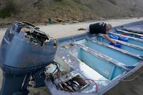 Phát hiện 8 thi thể khi cứu hộ hai thuyền đánh cá gặp nạn