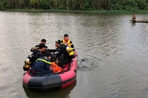 Chìm ghe khi thả lưới đánh cá, 1 người đuối nước