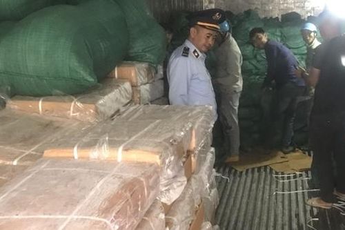 Cả chục tấn thịt trâu nhập lậu chuẩn bị 'rúc' vào nhà hàng trâu giật, trâu tươi