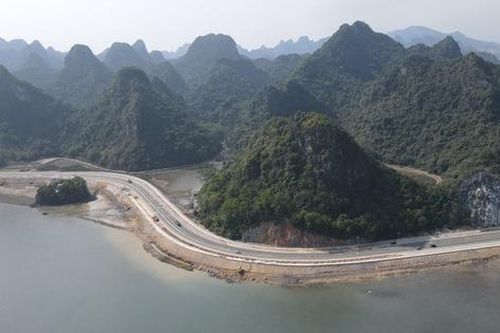 Tăng tốc hoàn thành tuyến đường du lịch bao biển Hạ Long - Cẩm Phả giai đoạn 2