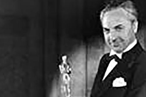 Người nhận nhiều giải Oscar đạo diễn xuất sắc nhất