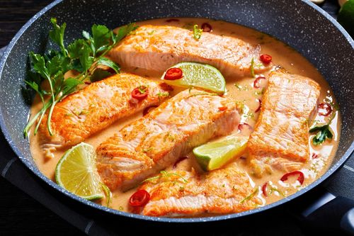 Cà ri cá hồi thơm ngon và giàu dinh dưỡng