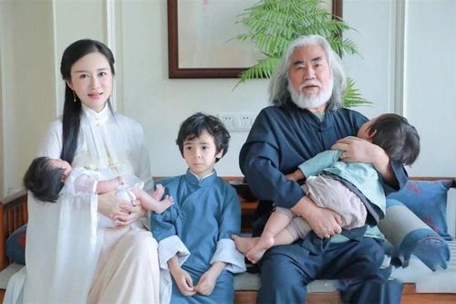 'Trùm kiếm hiệp' Trương Kỷ Trung tiêm mũi 'bảo dưỡng sinh mệnh'
