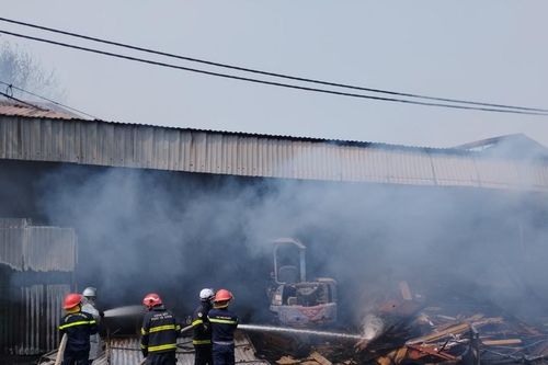 Ngăn chặn đám cháy gần cây xăng