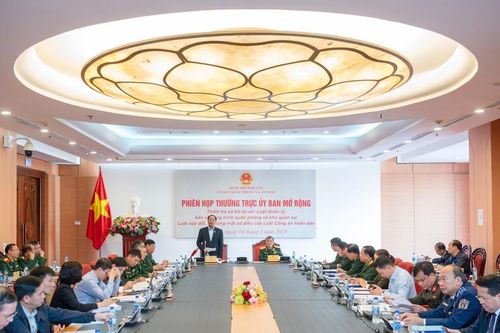 Nhất trí trình Quốc hội ban hành Luật Quản lý, bảo vệ công trình quốc phòng và khu quân sự